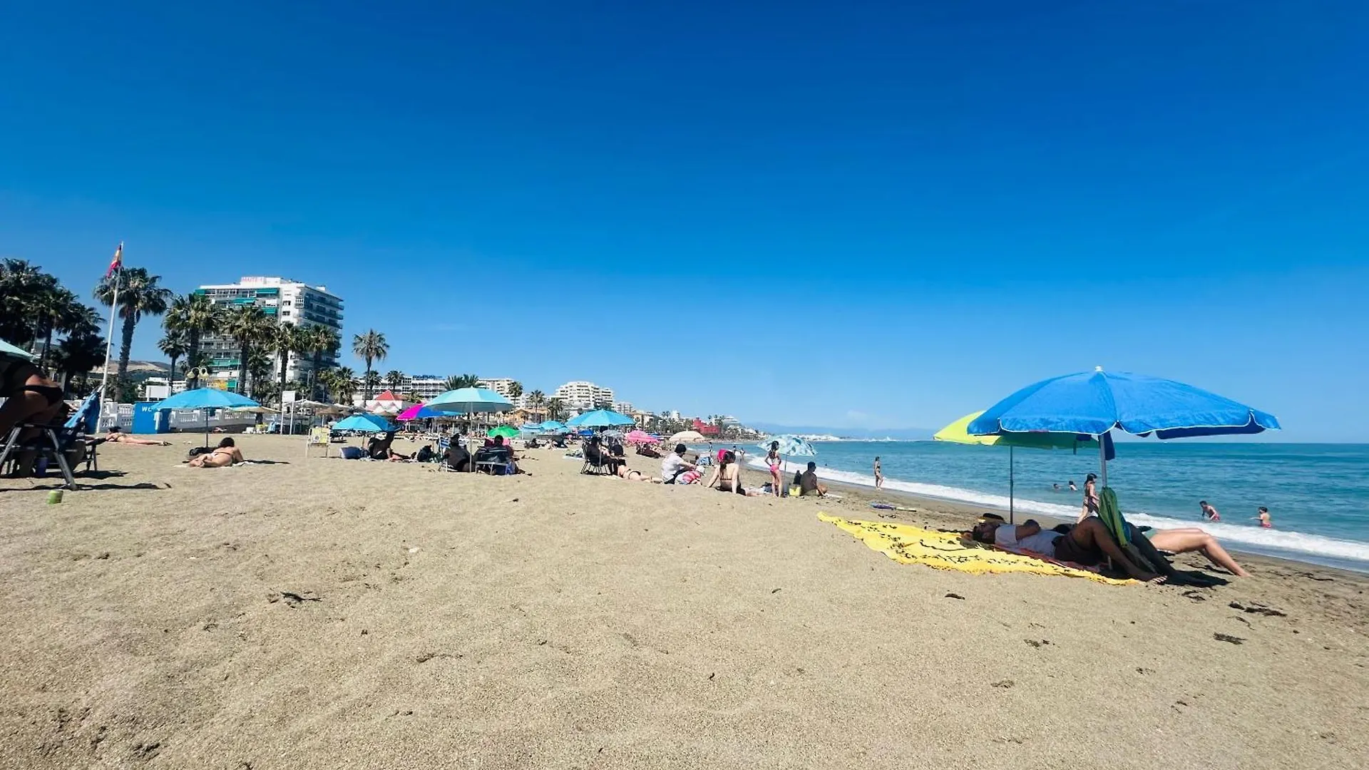 Luxury Beachfront Apartment In Benalmadena Costa
